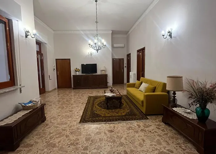 לינה וארוחת בוקר Lilla