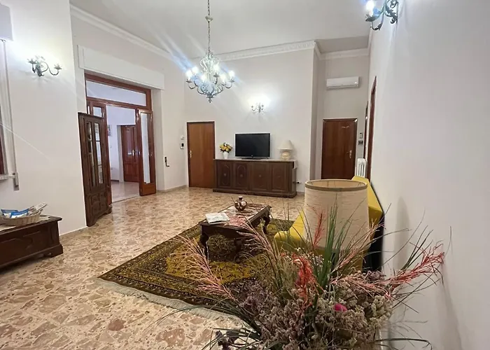 לינה וארוחת בוקר Lilla 3*